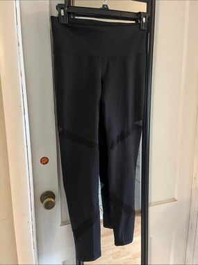 Petite black High-Waist Performance Leggings